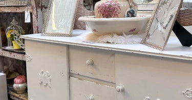 brocante meubels in warenhuis strant in haren oss