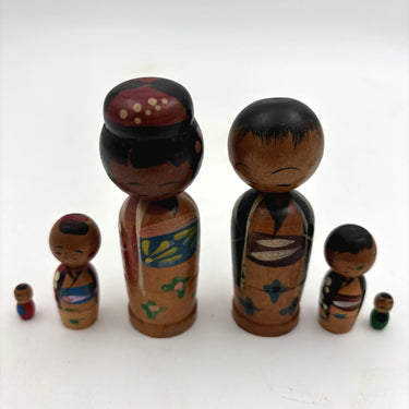 Japanse kokeshi nestpoppetjes